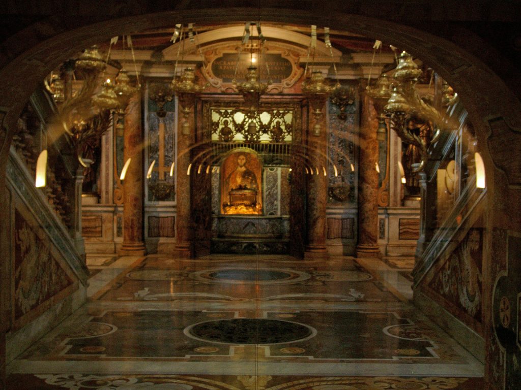 Leone XIV scuote la Chiesa: omelia choc nelle Grotte Vaticane